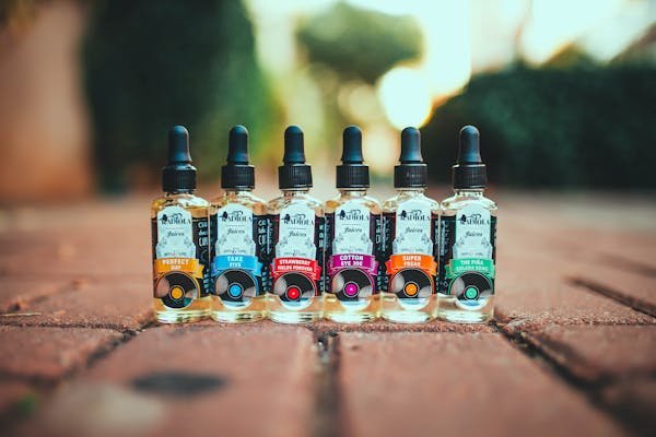 E liquide : savourez une variété de goûts pour vapoter